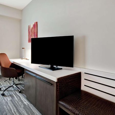 Hilton Garden Inn Lansing West Ngoại thất bức ảnh