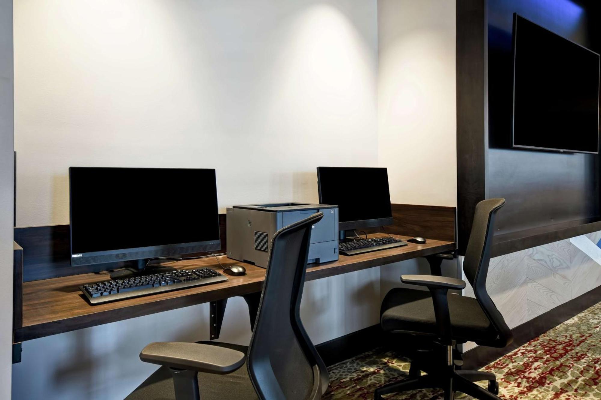 Hilton Garden Inn Lansing West Ngoại thất bức ảnh