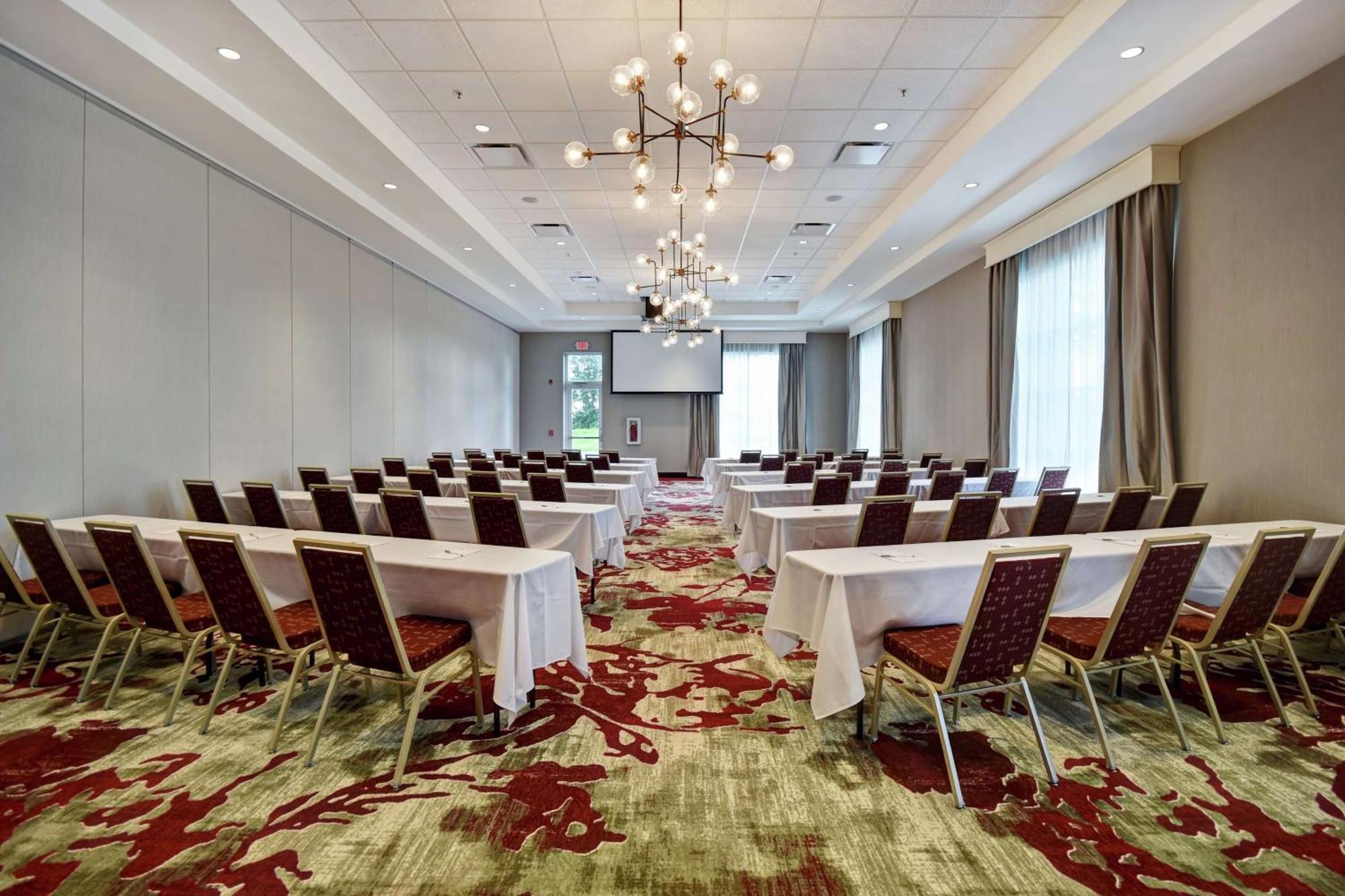 Hilton Garden Inn Lansing West Ngoại thất bức ảnh